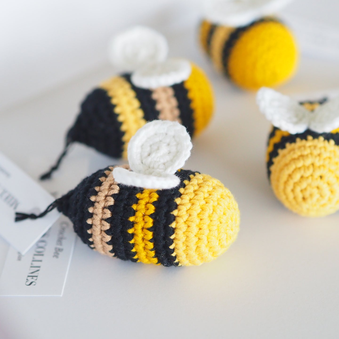 Miel des Collines crochet bee